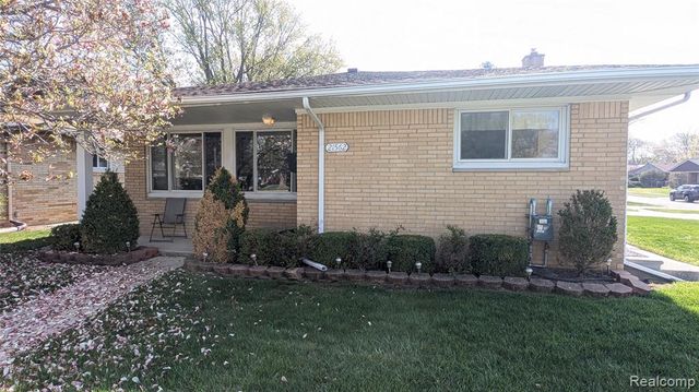 21562 Winshall Court, Saint Clair Shores, MI 48081