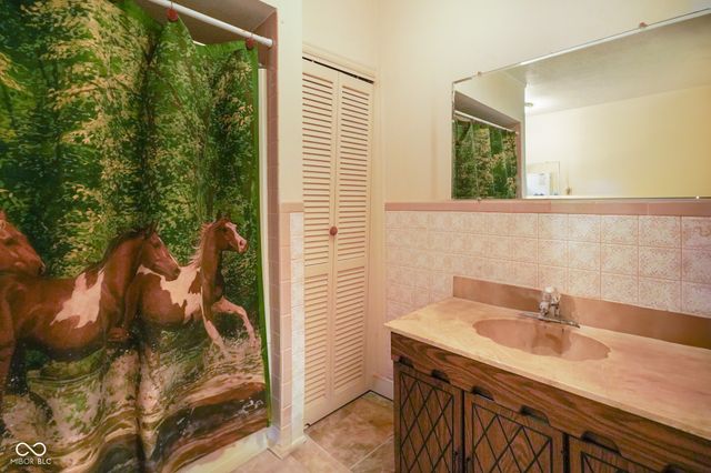 100 N 6th Avenue, Beech Grove, IN 46107