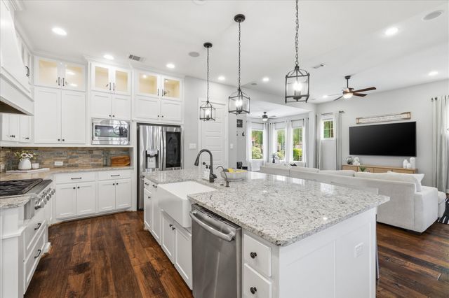 6000 Monterey Mews, North Richland Hills, TX 76180
