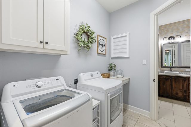 6000 Monterey Mews, North Richland Hills, TX 76180