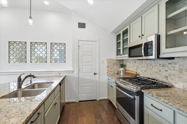 6000 Monterey Mews, North Richland Hills, TX 76180