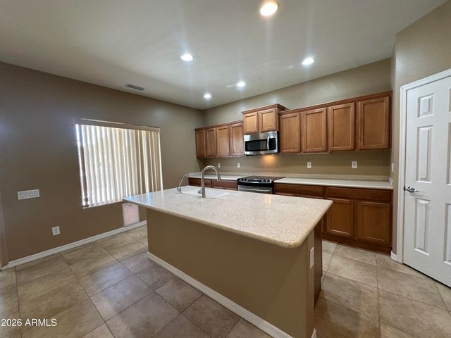 2138 W MARCONI Avenue, Phoenix, AZ 85023