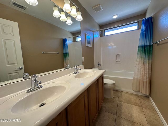 2138 W MARCONI Avenue, Phoenix, AZ 85023