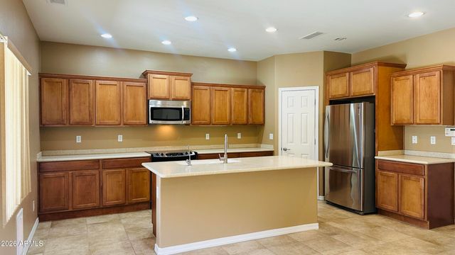 2138 W MARCONI Avenue, Phoenix, AZ 85023