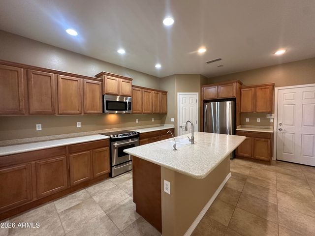 2138 W MARCONI Avenue, Phoenix, AZ 85023