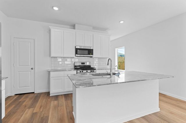 9019 Rose Water, Iowa Colony, TX 77583