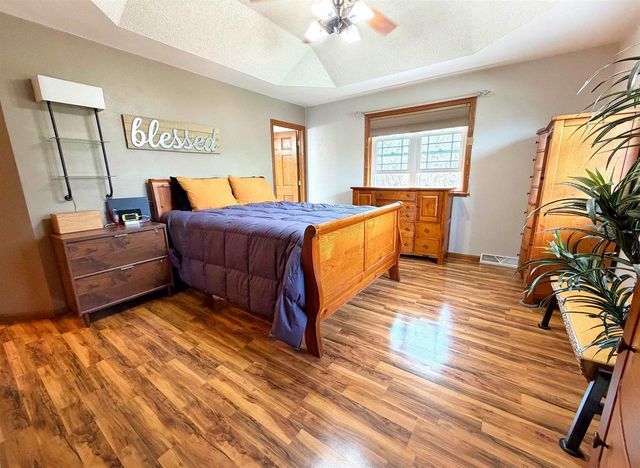 90 ROLLING GREEN CIRCLE, Oshkosh, WI 54904