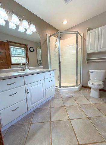 90 ROLLING GREEN CIRCLE, Oshkosh, WI 54904