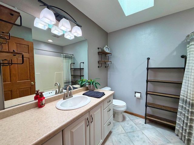 90 ROLLING GREEN CIRCLE, Oshkosh, WI 54904