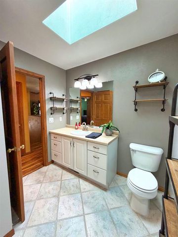 90 ROLLING GREEN CIRCLE, Oshkosh, WI 54904