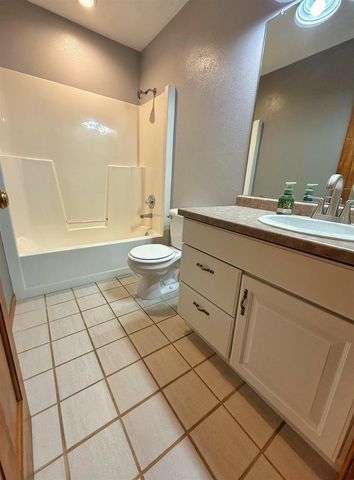 90 ROLLING GREEN CIRCLE, Oshkosh, WI 54904