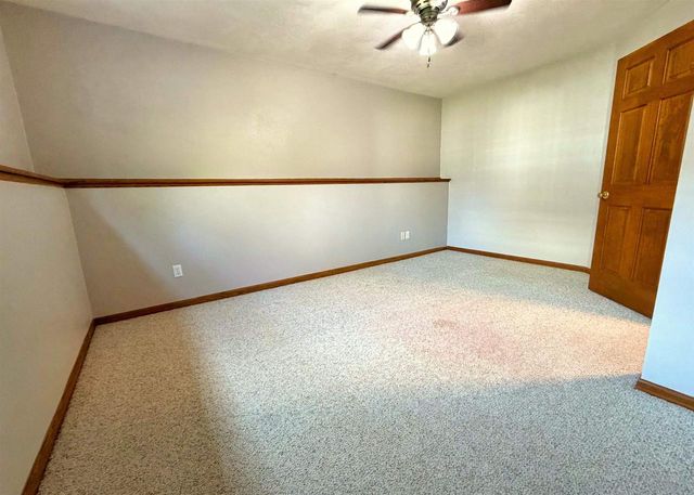 90 ROLLING GREEN CIRCLE, Oshkosh, WI 54904