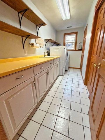 90 ROLLING GREEN CIRCLE, Oshkosh, WI 54904