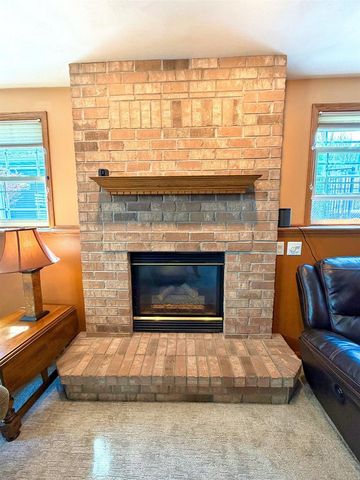 90 ROLLING GREEN CIRCLE, Oshkosh, WI 54904