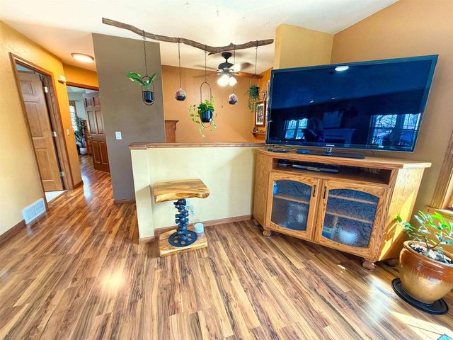 90 ROLLING GREEN CIRCLE, Oshkosh, WI 54904