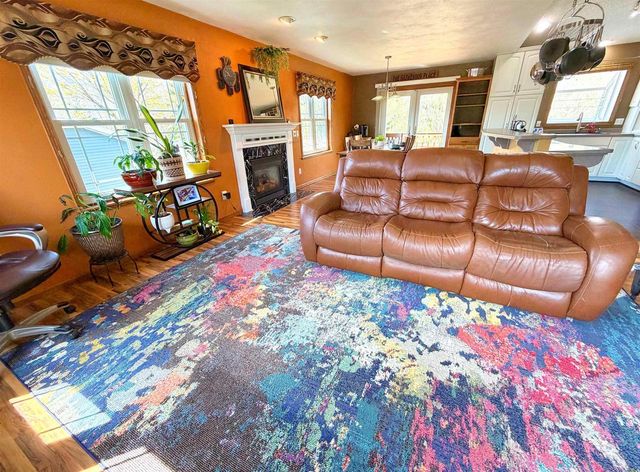 90 ROLLING GREEN CIRCLE, Oshkosh, WI 54904