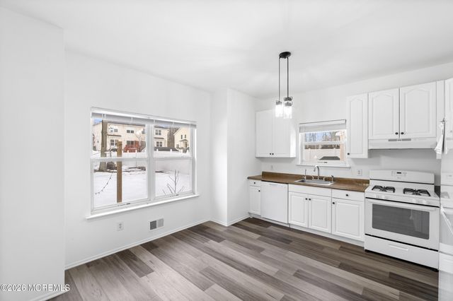 33 Burke Street, Manalapan, NJ 07726