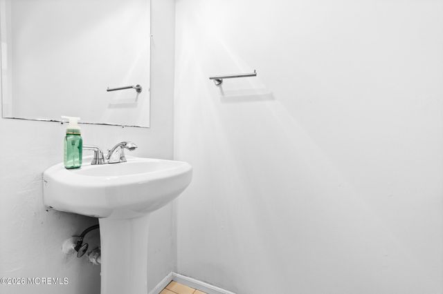 33 Burke Street, Manalapan, NJ 07726