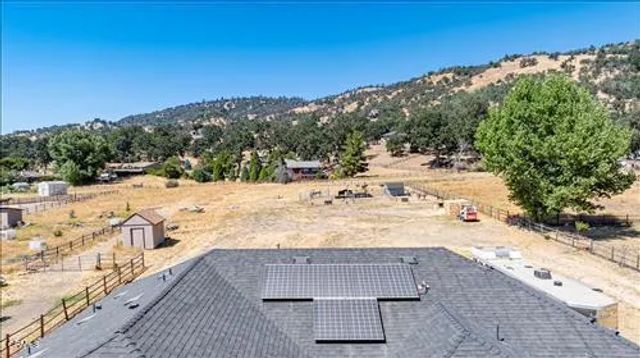 28551 Bear Valley Road, Tehachapi, CA 93561