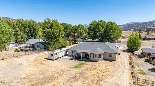 28551 Bear Valley Road, Tehachapi, CA 93561