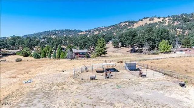 28551 Bear Valley Road, Tehachapi, CA 93561
