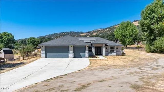 28551 Bear Valley Road, Tehachapi, CA 93561