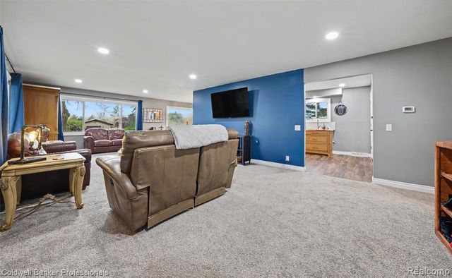 3500 S Elms Road, Swartz Creek, MI 48473