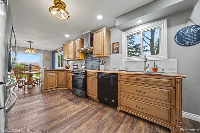 3500 S Elms Road, Swartz Creek, MI 48473