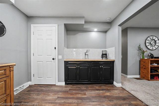 3500 S Elms Road, Swartz Creek, MI 48473