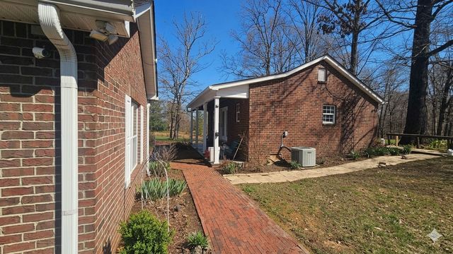 2769 New Hall Rd, Greenbrier, TN 37073