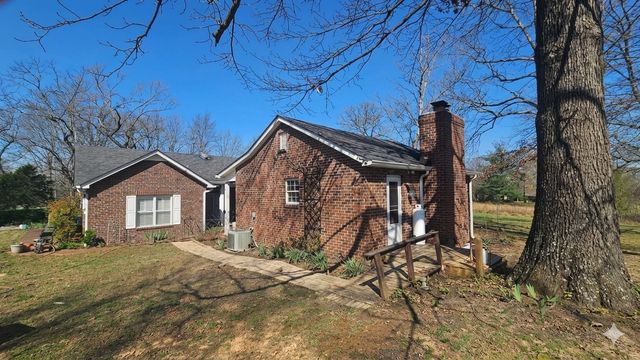 2769 New Hall Rd, Greenbrier, TN 37073