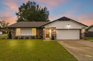11484 S Emerson Avenue, Jenks, OK 74037