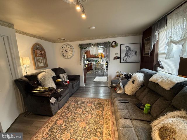 305 LINCOLN AVE, Maple Shade, NJ 08052