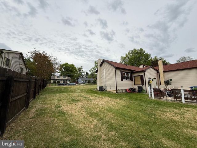 305 LINCOLN AVE, Maple Shade, NJ 08052