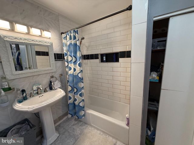 305 LINCOLN AVE, Maple Shade, NJ 08052