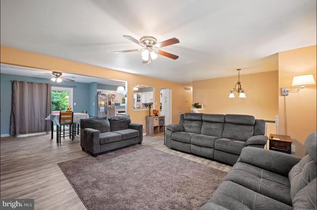2387 CLIFFORD AVE, Atco, NJ 08004