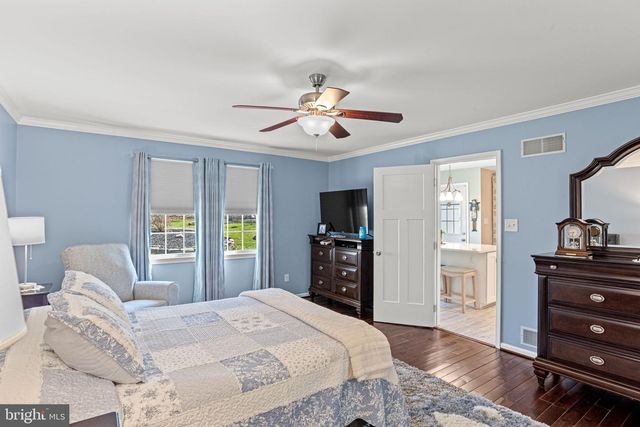 6839 FAIRWAY DR E, Fayetteville, PA 17222