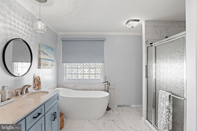 6839 FAIRWAY DR E, Fayetteville, PA 17222