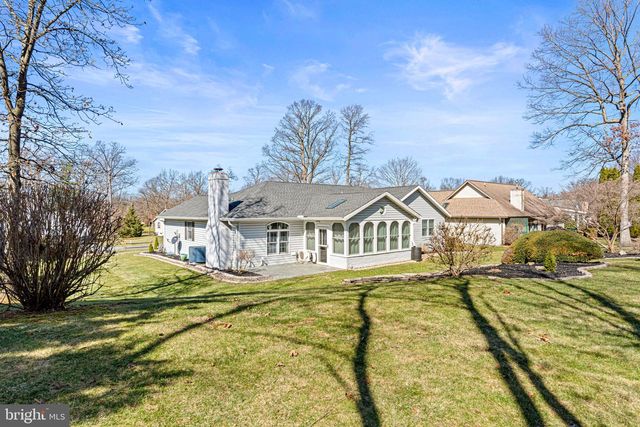 6839 FAIRWAY DR E, Fayetteville, PA 17222