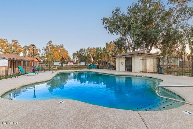 8520 W PALM Lane 1070, Phoenix, AZ 85037