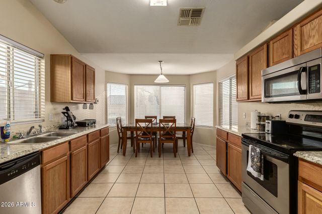 8520 W PALM Lane 1070, Phoenix, AZ 85037