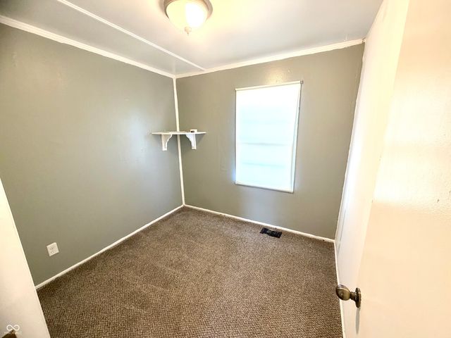 910 Lonsvale Drive, Anderson, IN 46013