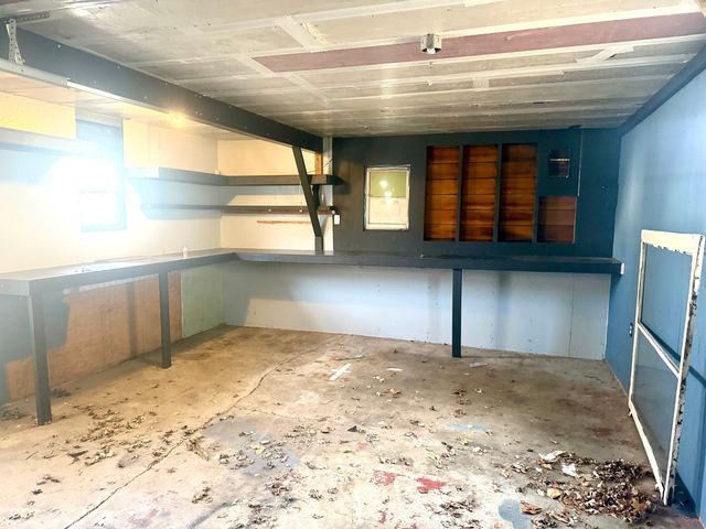 910 Lonsvale Drive, Anderson, IN 46013