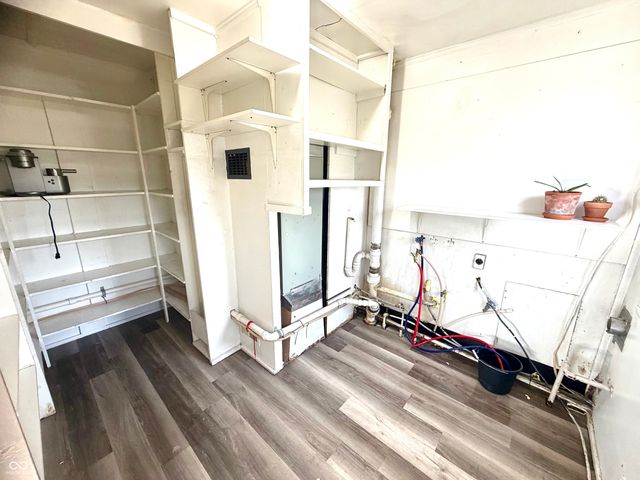 910 Lonsvale Drive, Anderson, IN 46013