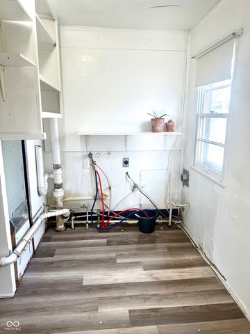 910 Lonsvale Drive, Anderson, IN 46013