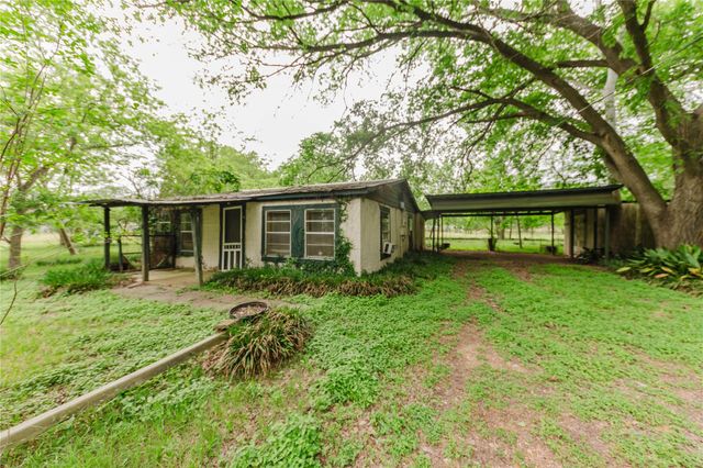 262 Highway 95 S A, Smithville, TX 78957