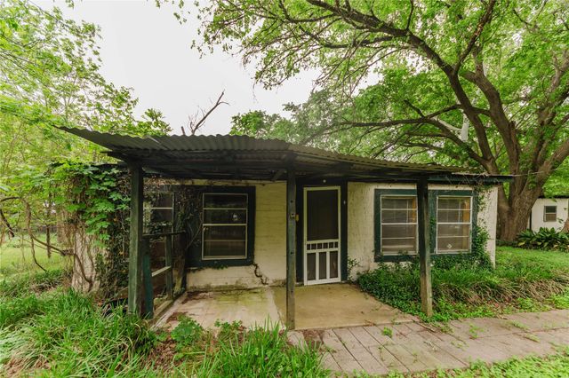 262 Highway 95 S A, Smithville, TX 78957
