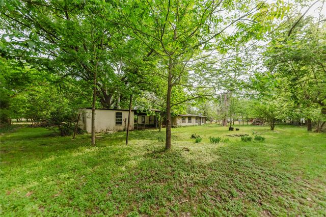 262 Highway 95 S A, Smithville, TX 78957