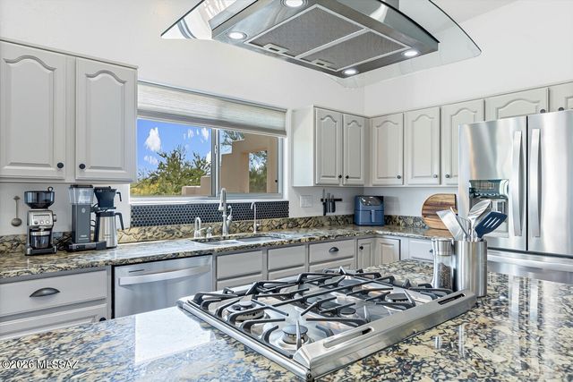 3402 W Foxes Den Drive, Tucson, AZ 85745