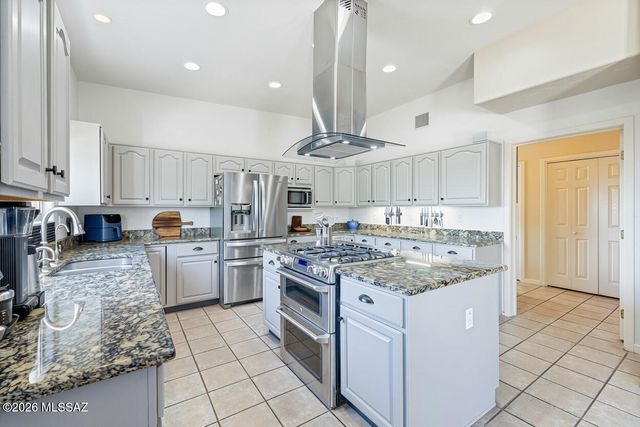 3402 W Foxes Den Drive, Tucson, AZ 85745